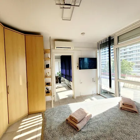 Διαμέρισμα 2 Fuer 3-4 Person , Klima, Parkplatz *